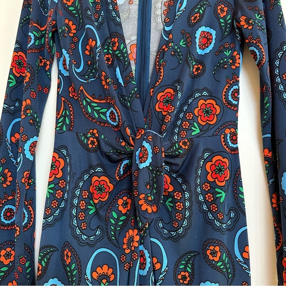 Issa London 100% Silk Plunging Deep V Long Sleeve Paisley Print Dress US 6 - Picture 3 of 8